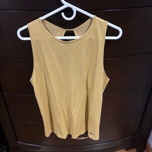 Nike women’s tank top